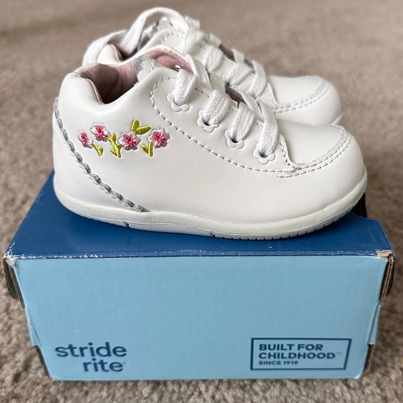 NWT Stride Rite Emilia Shoes Size 5M